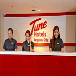 Tune Hotel Counter